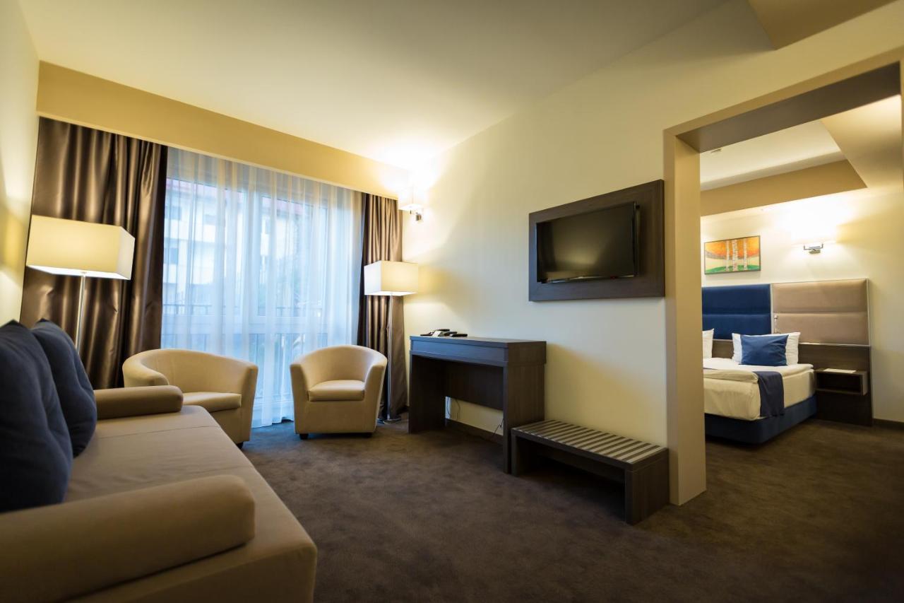 Belfort Hotel Brasov Bagian luar foto