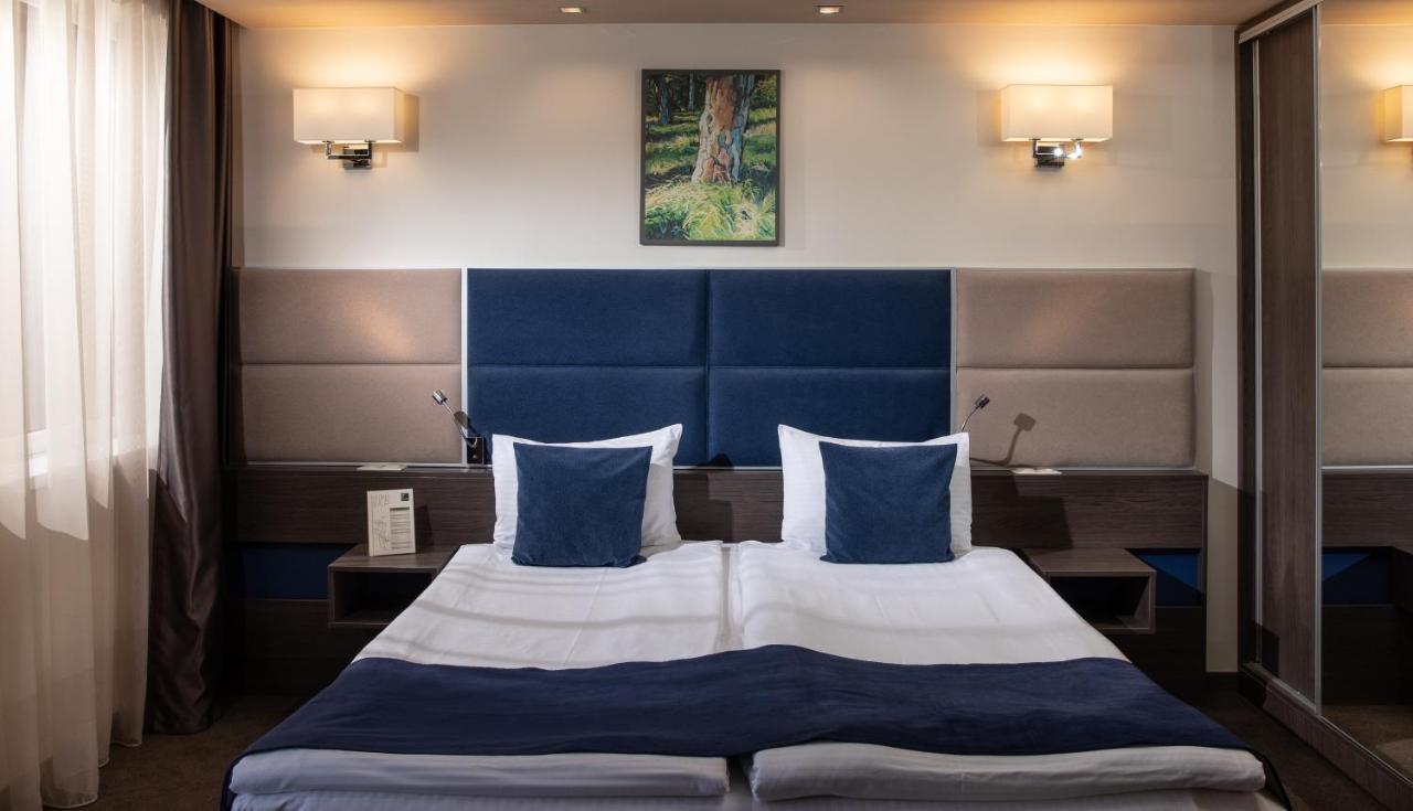 Belfort Hotel Brasov Bagian luar foto
