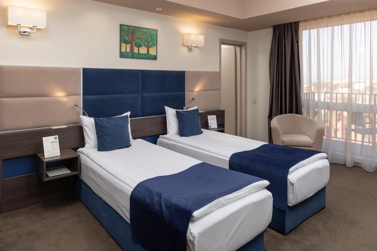 Belfort Hotel Brasov Bagian luar foto