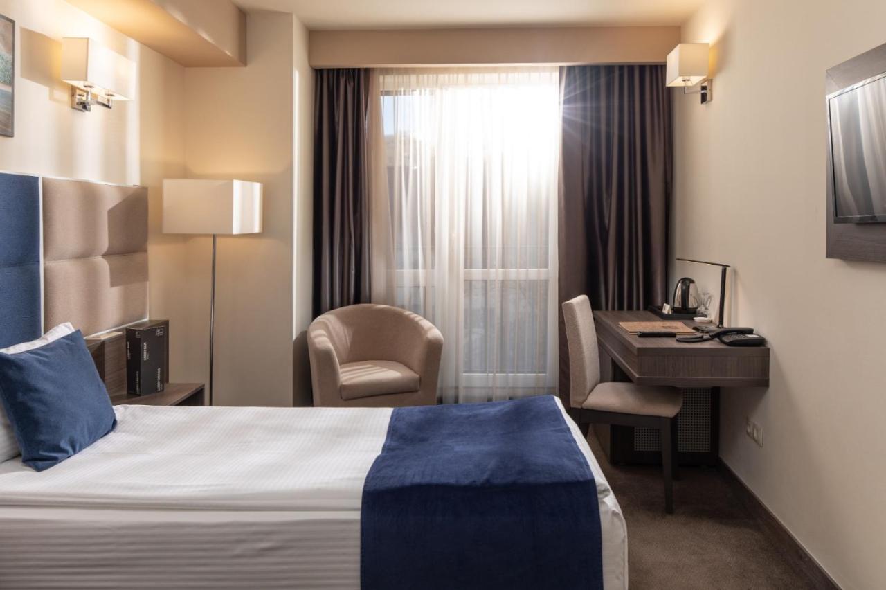 Belfort Hotel Brasov Bagian luar foto