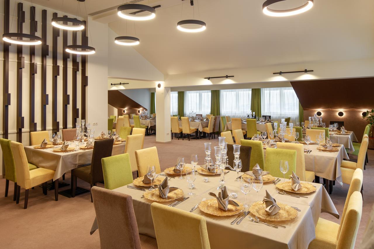 Belfort Hotel Brasov Bagian luar foto