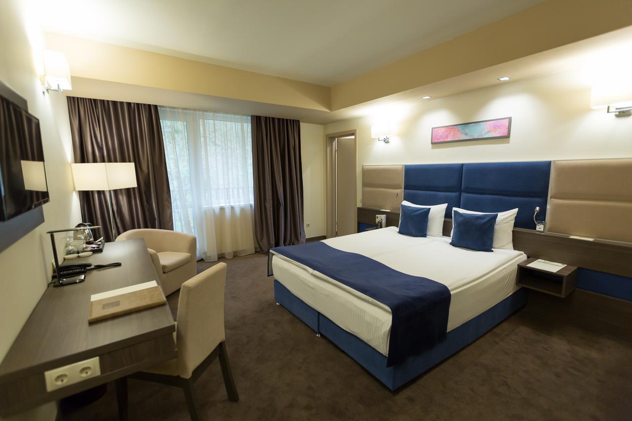 Belfort Hotel Brasov Bagian luar foto