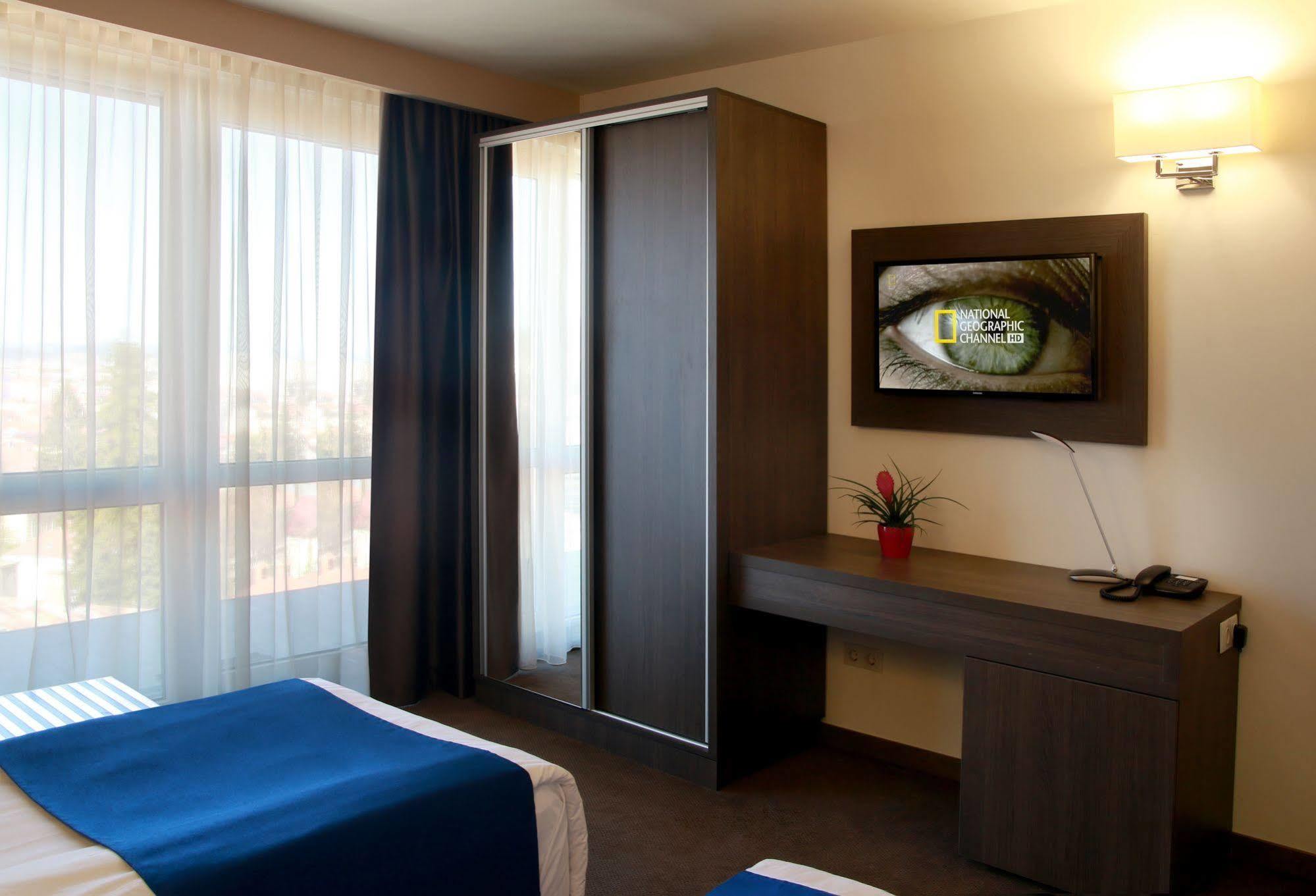Belfort Hotel Brasov Bagian luar foto
