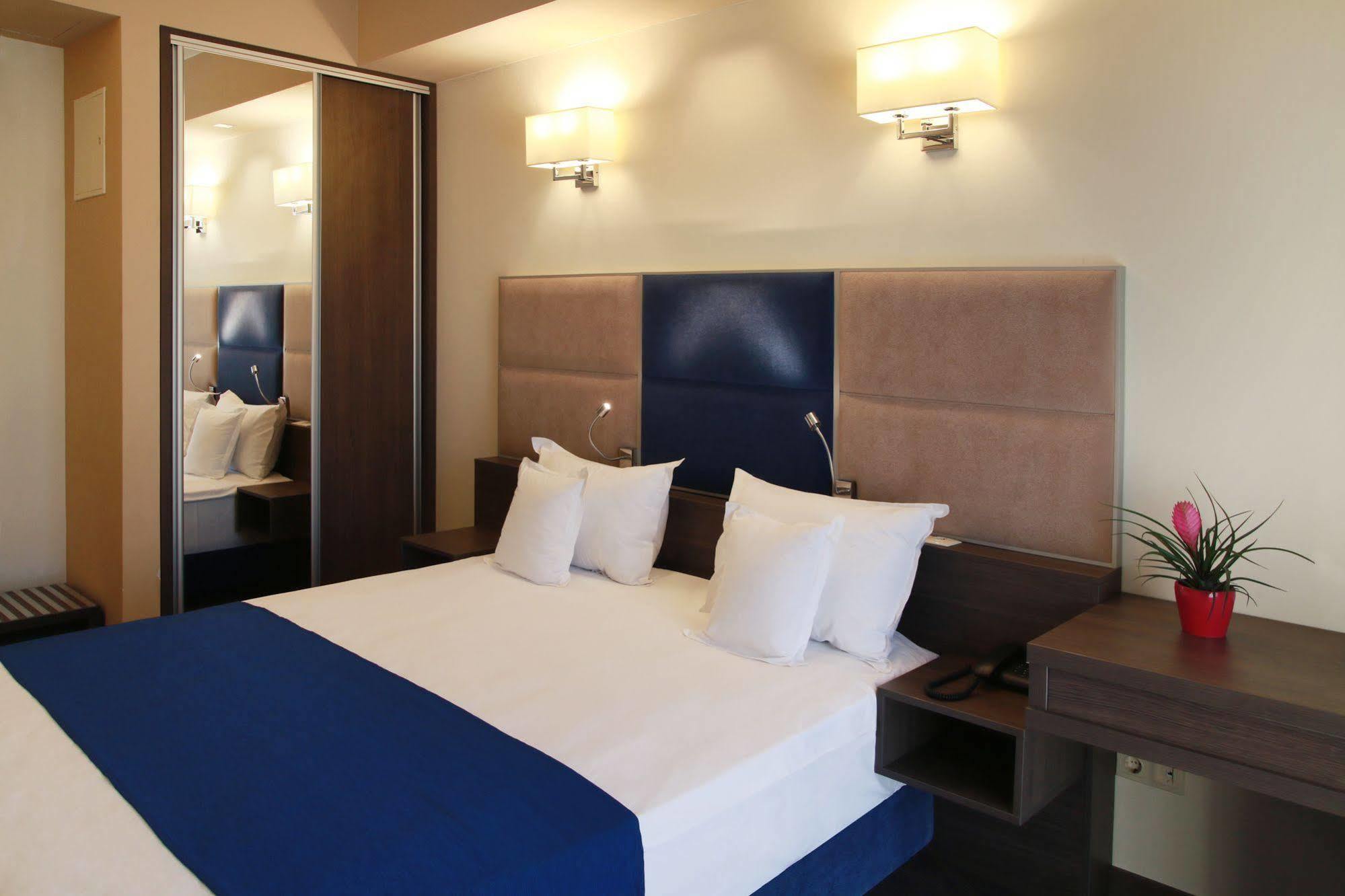 Belfort Hotel Brasov Bagian luar foto