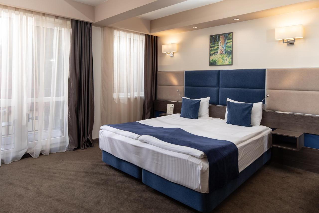 Belfort Hotel Brasov Bagian luar foto