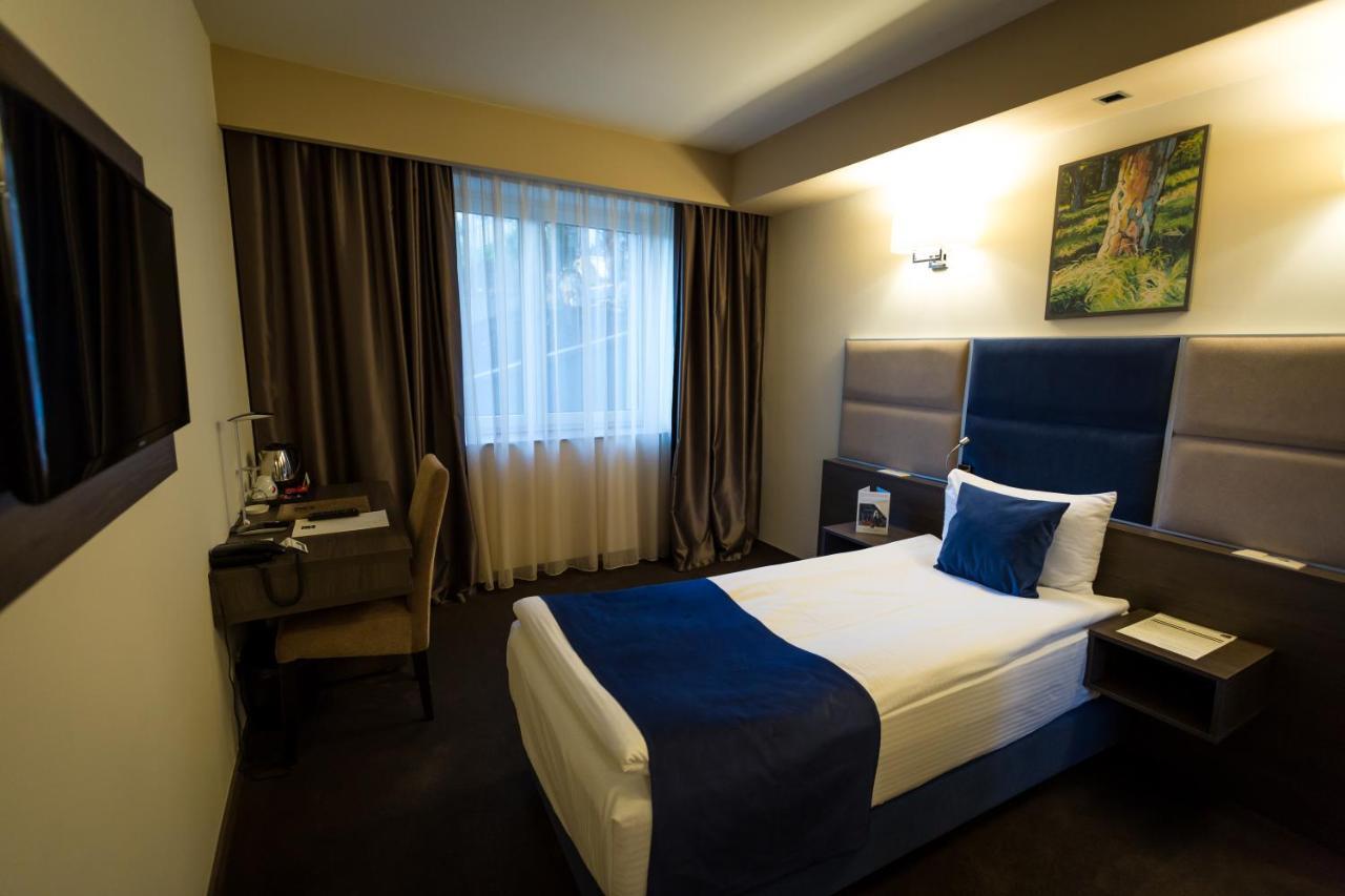 Belfort Hotel Brasov Bagian luar foto